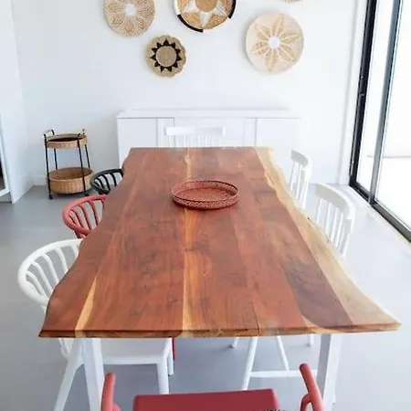 Our Happy Place Σεσίμπρα